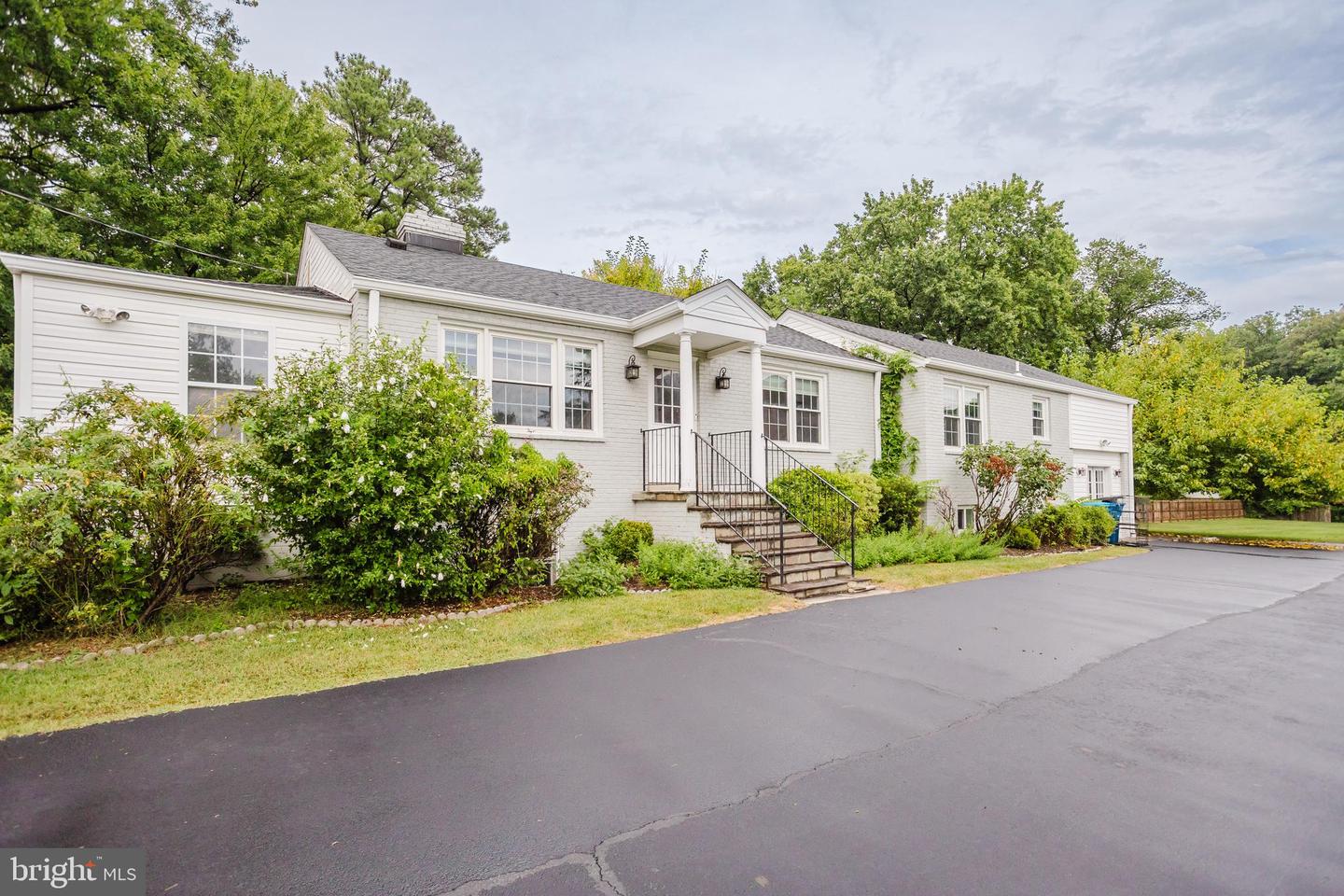2177 CHAIN BRIDGE RD, VIENNA, Virginia 22182, 4 Bedrooms Bedrooms, ,3 BathroomsBathrooms,Residential,For sale,2177 CHAIN BRIDGE RD,VAFX2291316 MLS # VAFX2291316