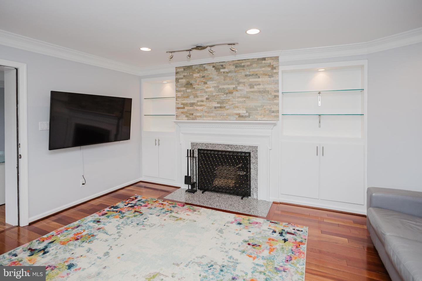 2177 CHAIN BRIDGE RD, VIENNA, Virginia 22182, 4 Bedrooms Bedrooms, ,3 BathroomsBathrooms,Residential,For sale,2177 CHAIN BRIDGE RD,VAFX2291316 MLS # VAFX2291316