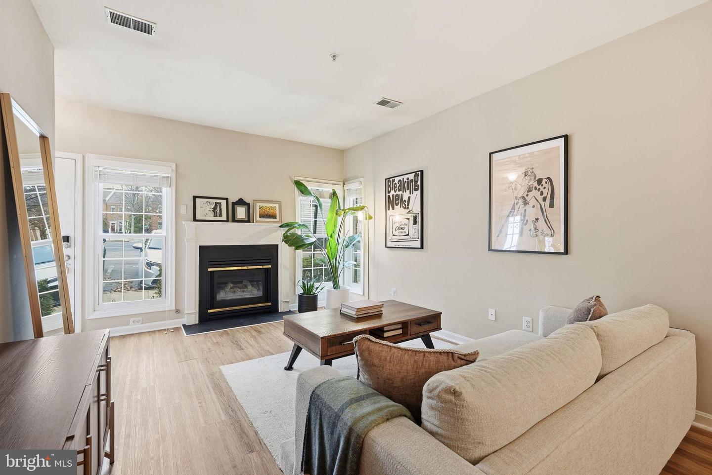 4656 LAWTON WAY, ALEXANDRIA, Virginia 22311, 1 Bedroom Bedrooms, 5 Rooms Rooms,1 BathroomBathrooms,Residential,For sale,4656 LAWTON WAY,VAAX2054228 MLS # VAAX2054228