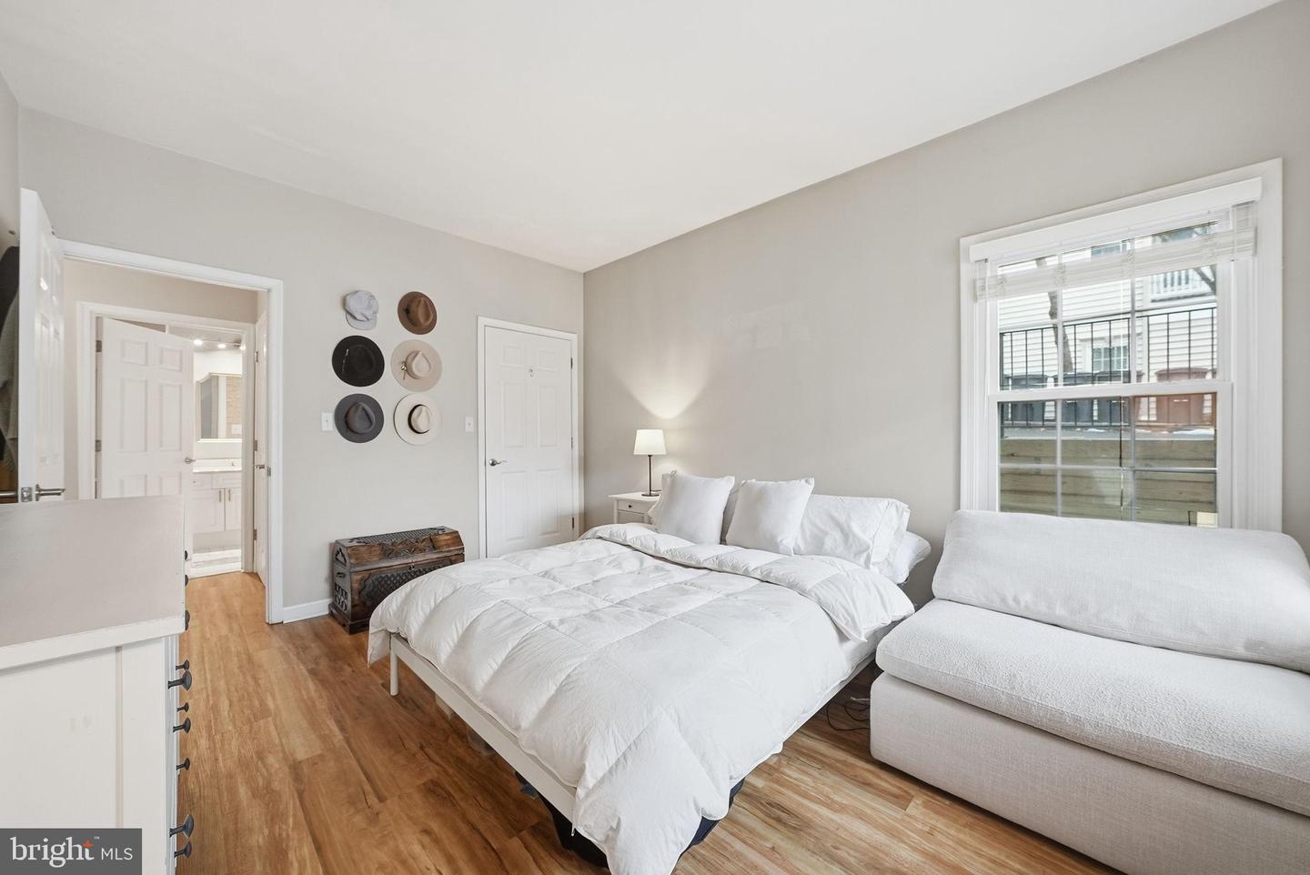 4656 LAWTON WAY, ALEXANDRIA, Virginia 22311, 1 Bedroom Bedrooms, 5 Rooms Rooms,1 BathroomBathrooms,Residential,For sale,4656 LAWTON WAY,VAAX2054228 MLS # VAAX2054228