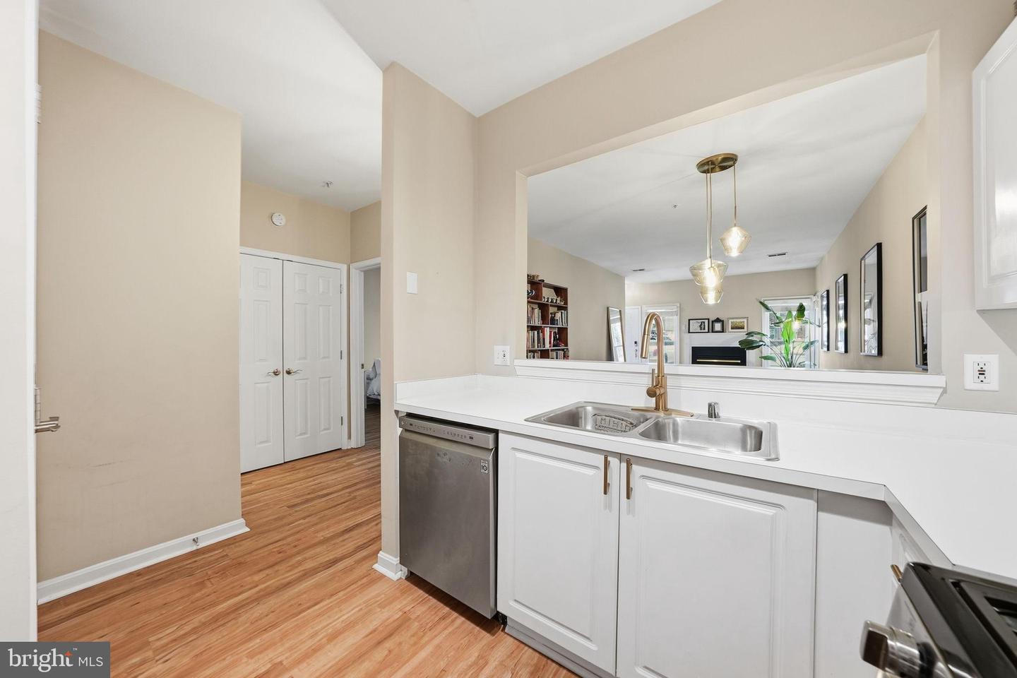 4656 LAWTON WAY, ALEXANDRIA, Virginia 22311, 1 Bedroom Bedrooms, 5 Rooms Rooms,1 BathroomBathrooms,Residential,For sale,4656 LAWTON WAY,VAAX2054228 MLS # VAAX2054228