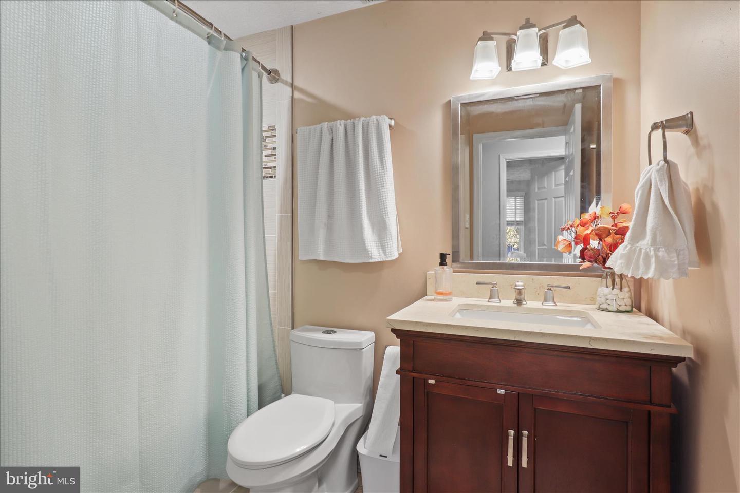 207 N LAURA ANNE DR, STERLING, Virginia 20164, 3 Bedrooms Bedrooms, ,3 BathroomsBathrooms,Residential,For sale,207 N LAURA ANNE DR,VALO2116026 MLS # VALO2116026