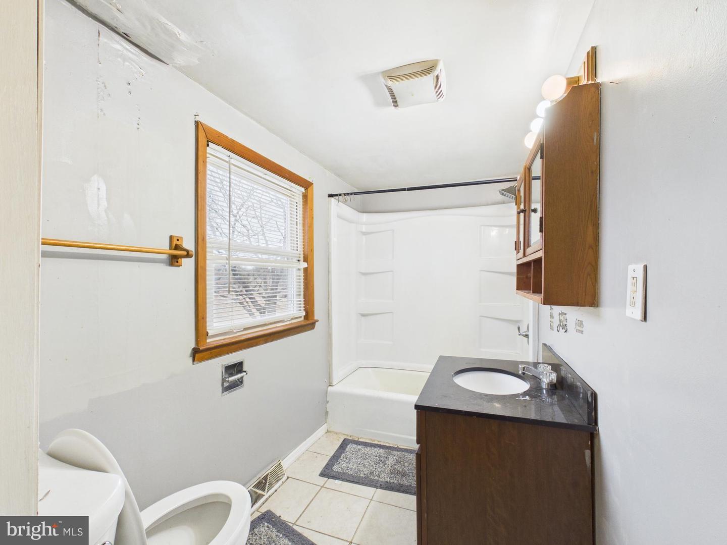 320 BETHEL GRANGE RD, WINCHESTER, Virginia 22603, 3 Bedrooms Bedrooms, 10 Rooms Rooms,1 BathroomBathrooms,Residential,For sale,320 BETHEL GRANGE RD,VAFV2039596 MLS # VAFV2039596