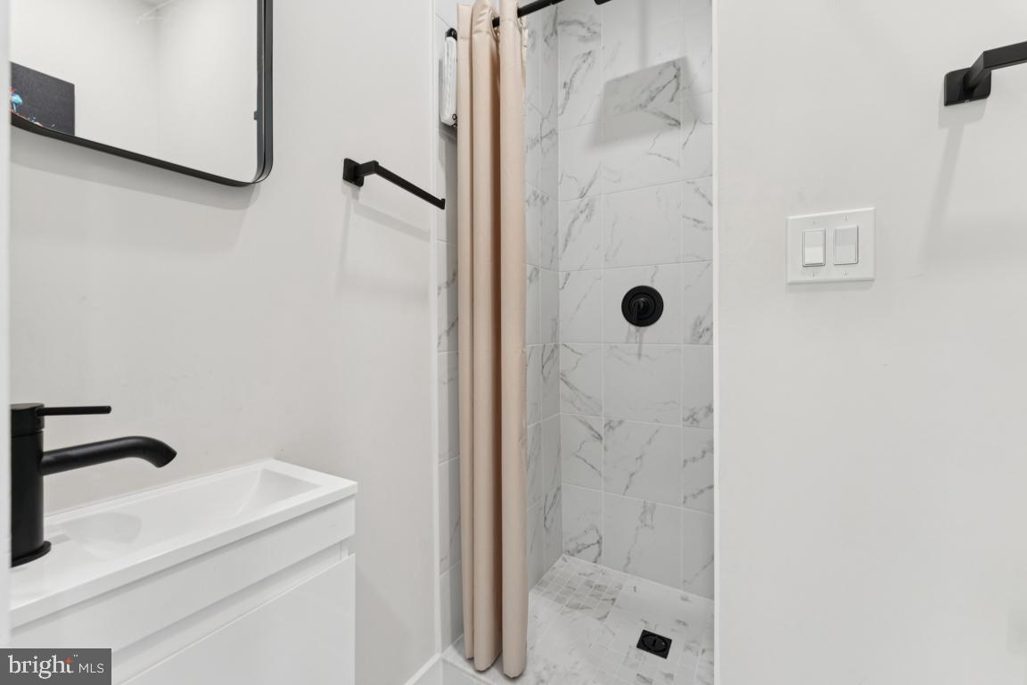 1921 CAPITOL AVE NE #1, WASHINGTON, District Of Columbia 20002, 3 Bedrooms Bedrooms, ,3 BathroomsBathrooms,Residential,For sale,1921 CAPITOL AVE NE #1,DCDC2246448 MLS # DCDC2246448