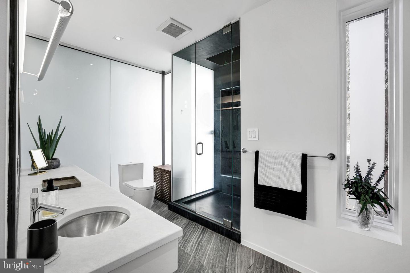 1630 19TH ST NW, WASHINGTON, District Of Columbia 20009, 4 Bedrooms Bedrooms, ,3 BathroomsBathrooms,Residential,For sale,1630 19TH ST NW,DCDC2246450 MLS # DCDC2246450