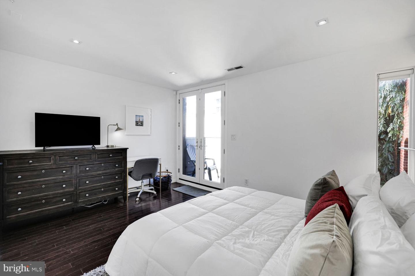 1630 19TH ST NW, WASHINGTON, District Of Columbia 20009, 4 Bedrooms Bedrooms, ,3 BathroomsBathrooms,Residential,For sale,1630 19TH ST NW,DCDC2246450 MLS # DCDC2246450