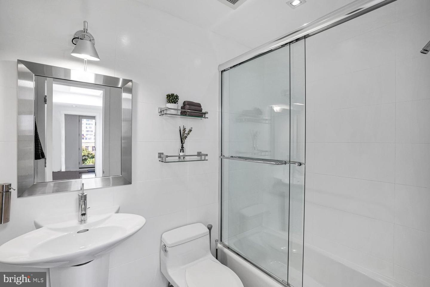 1630 19TH ST NW, WASHINGTON, District Of Columbia 20009, 4 Bedrooms Bedrooms, ,3 BathroomsBathrooms,Residential,For sale,1630 19TH ST NW,DCDC2246450 MLS # DCDC2246450