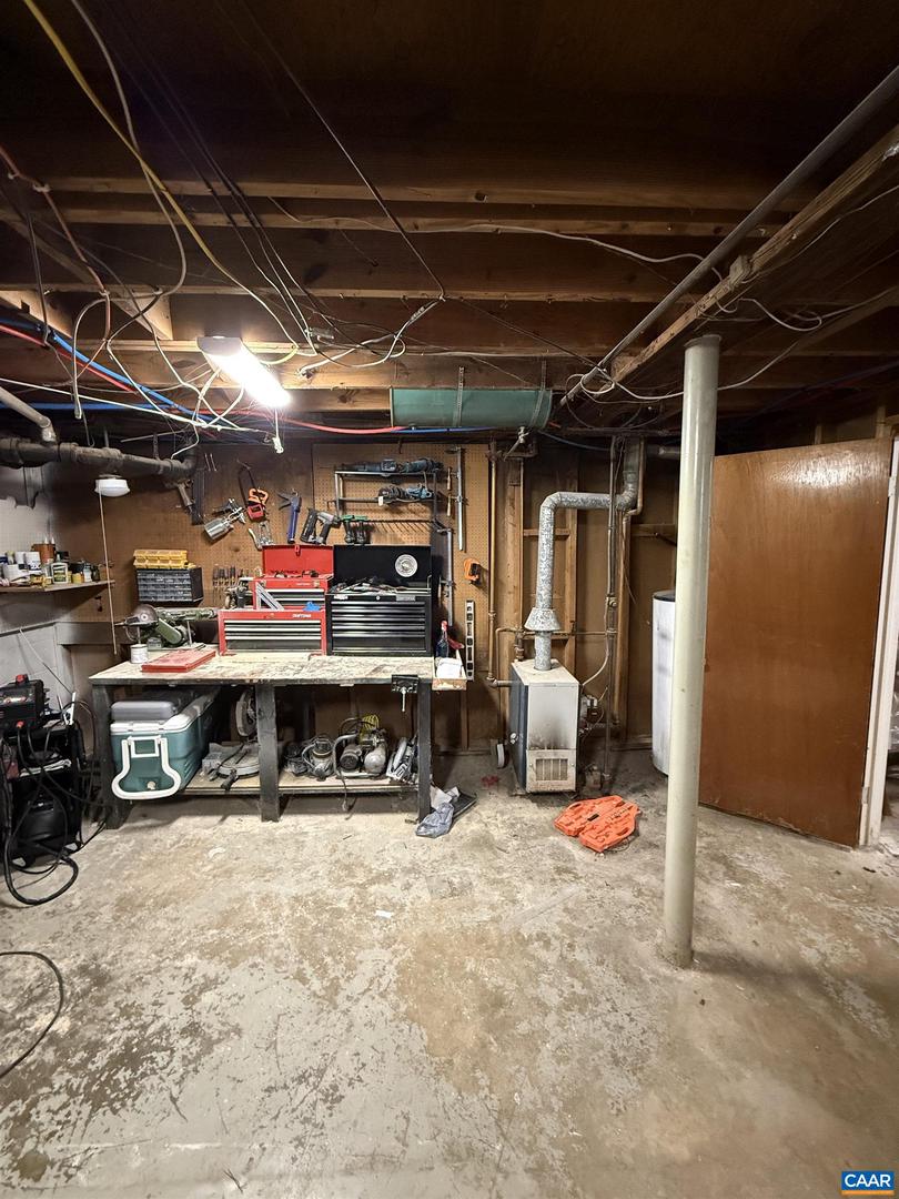 2405 BARE ST, STAUNTON, Virginia 24401, 2 Bedrooms Bedrooms, ,1 BathroomBathrooms,Residential,For sale,2405 BARE ST,673343 MLS # 673343