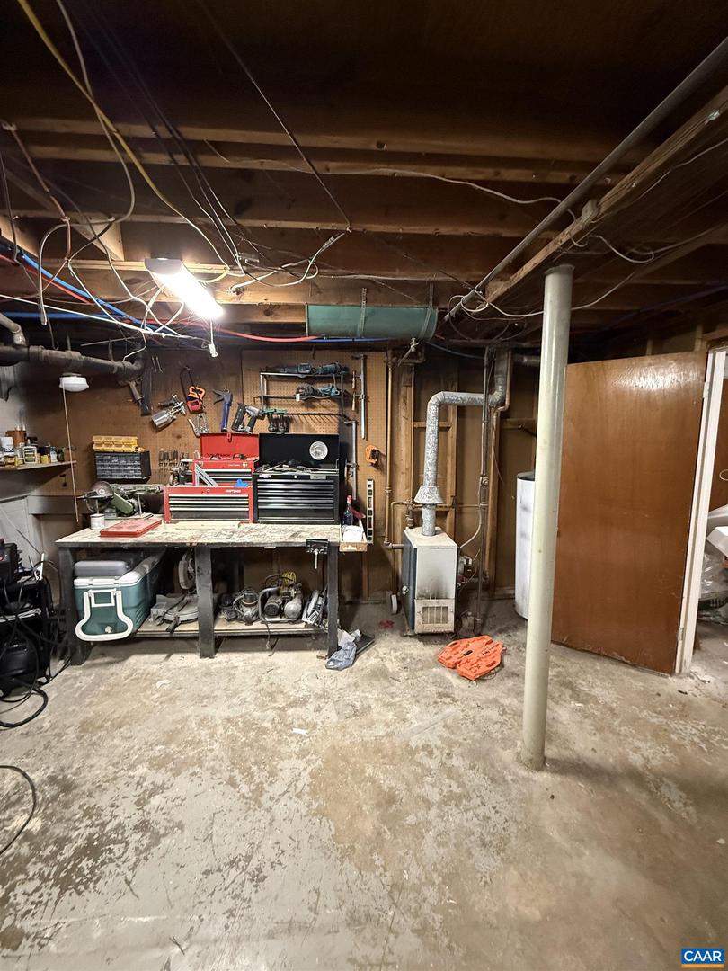 2405 BARE ST, STAUNTON, Virginia 24401, 2 Bedrooms Bedrooms, ,1 BathroomBathrooms,Residential,For sale,2405 BARE ST,673343 MLS # 673343