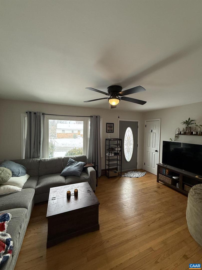 2405 BARE ST, STAUNTON, Virginia 24401, 2 Bedrooms Bedrooms, ,1 BathroomBathrooms,Residential,For sale,2405 BARE ST,673343 MLS # 673343