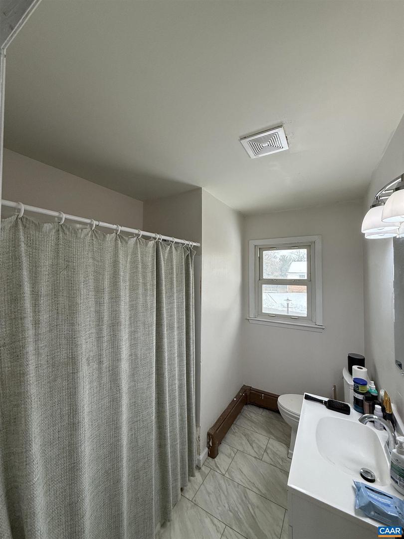 2405 BARE ST, STAUNTON, Virginia 24401, 2 Bedrooms Bedrooms, ,1 BathroomBathrooms,Residential,For sale,2405 BARE ST,673343 MLS # 673343