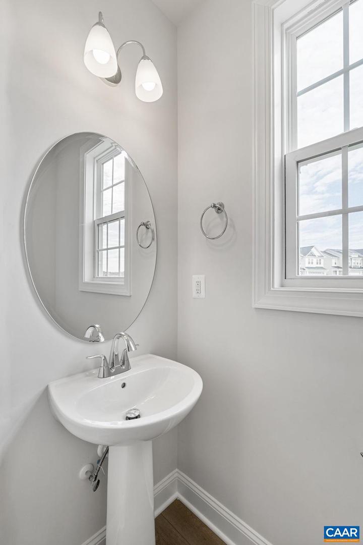 4B-434 BELVEDERE BLVD, CHARLOTTESVILLE, Virginia 22901, 4 Bedrooms Bedrooms, ,3 BathroomsBathrooms,Residential,For sale,4B-434 BELVEDERE BLVD,673344 MLS # 673344