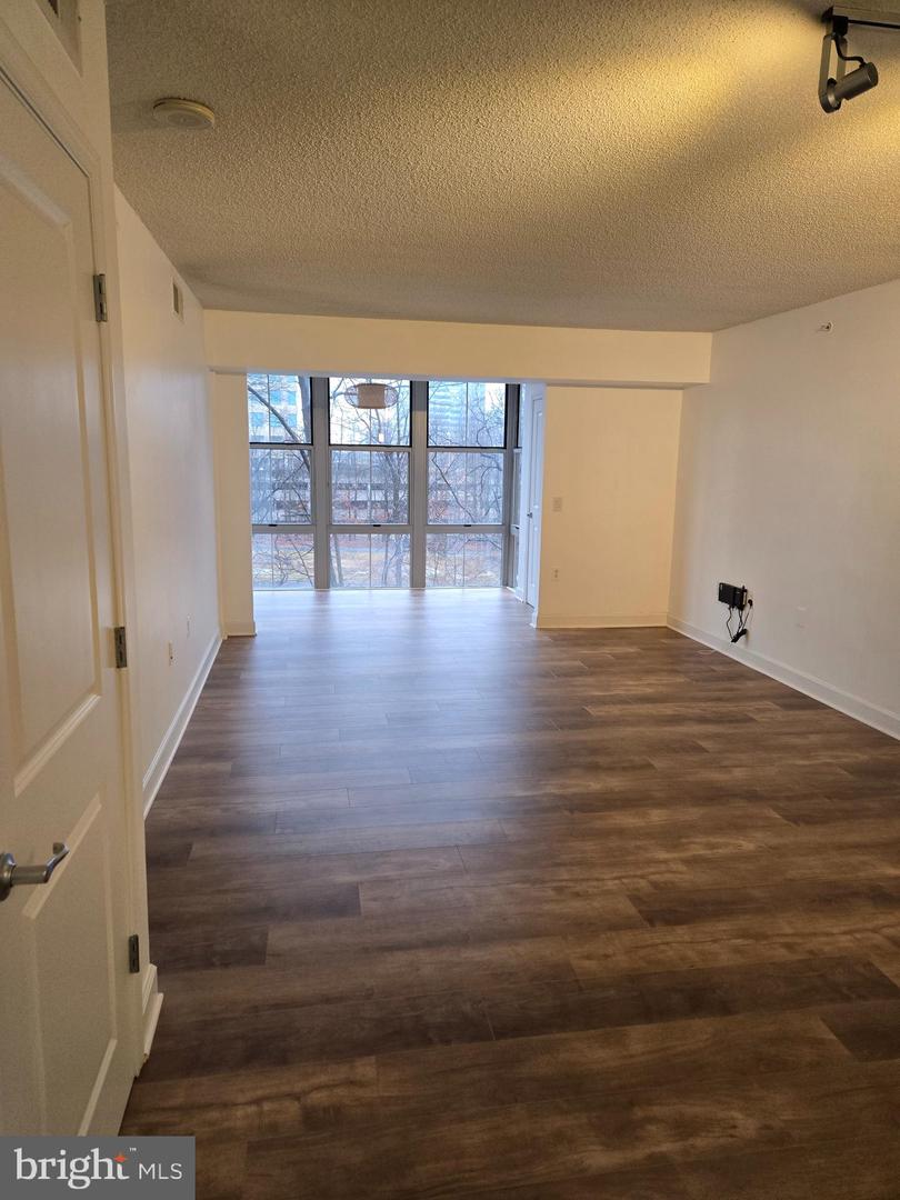 11800 SUNSET HILLS RD #509, RESTON, Virginia 20190, 1 Bedroom Bedrooms, ,1 BathroomBathrooms,Residential,For sale,11800 SUNSET HILLS RD #509,VAFX2291364 MLS # VAFX2291364