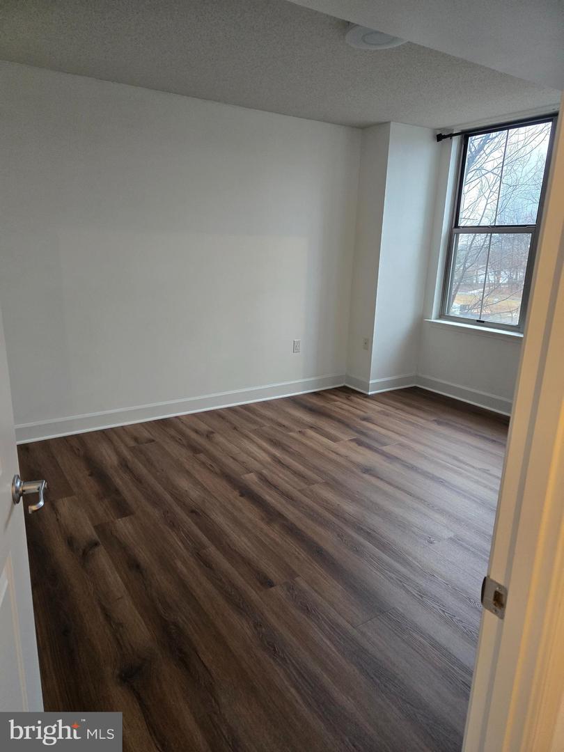 11800 SUNSET HILLS RD #509, RESTON, Virginia 20190, 1 Bedroom Bedrooms, ,1 BathroomBathrooms,Residential,For sale,11800 SUNSET HILLS RD #509,VAFX2291364 MLS # VAFX2291364