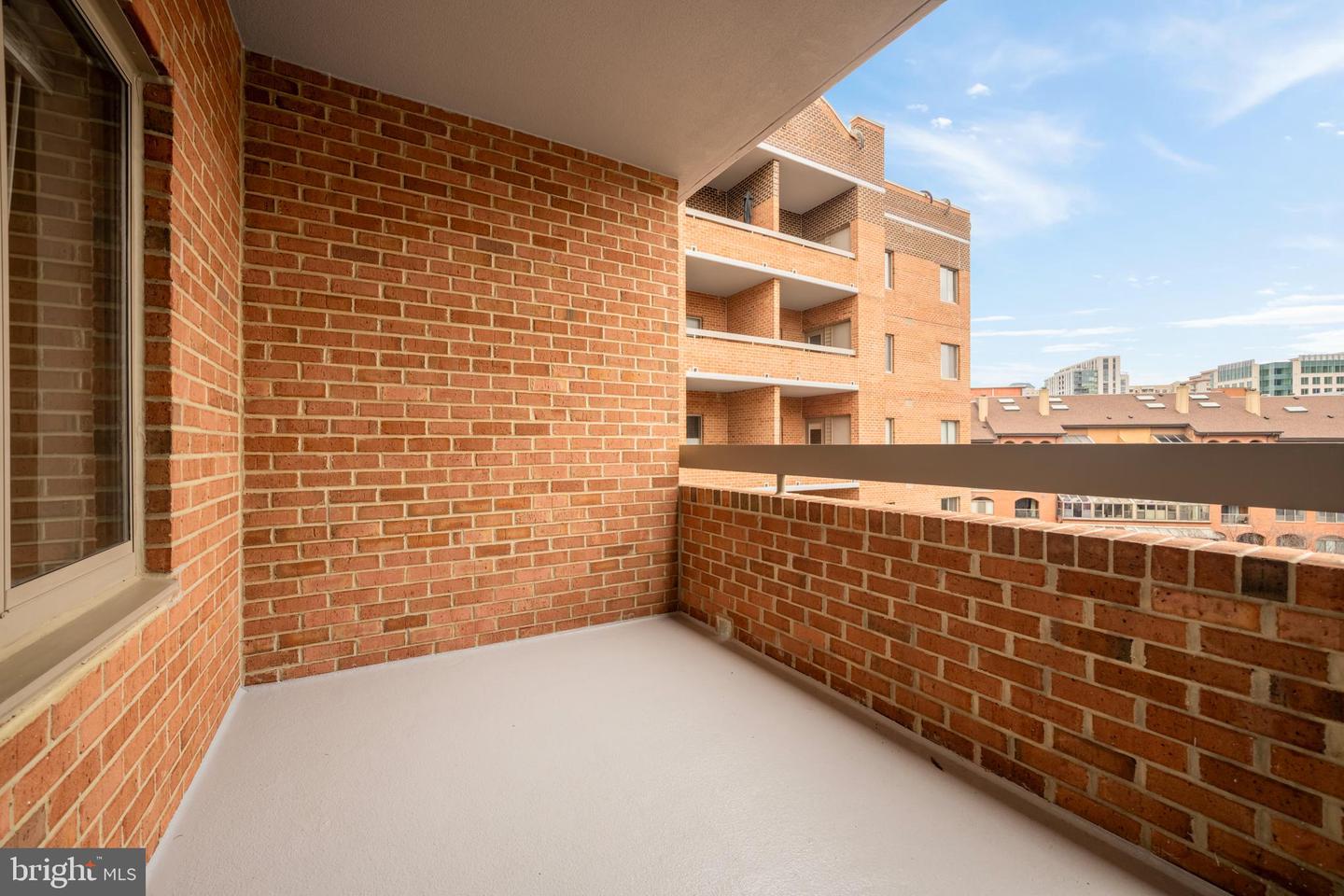 1050 STUART ST N #716, ARLINGTON, Virginia 22201, 2 Bedrooms Bedrooms, ,2 BathroomsBathrooms,Residential,For sale,1050 STUART ST N #716,VAAR2068974 MLS # VAAR2068974