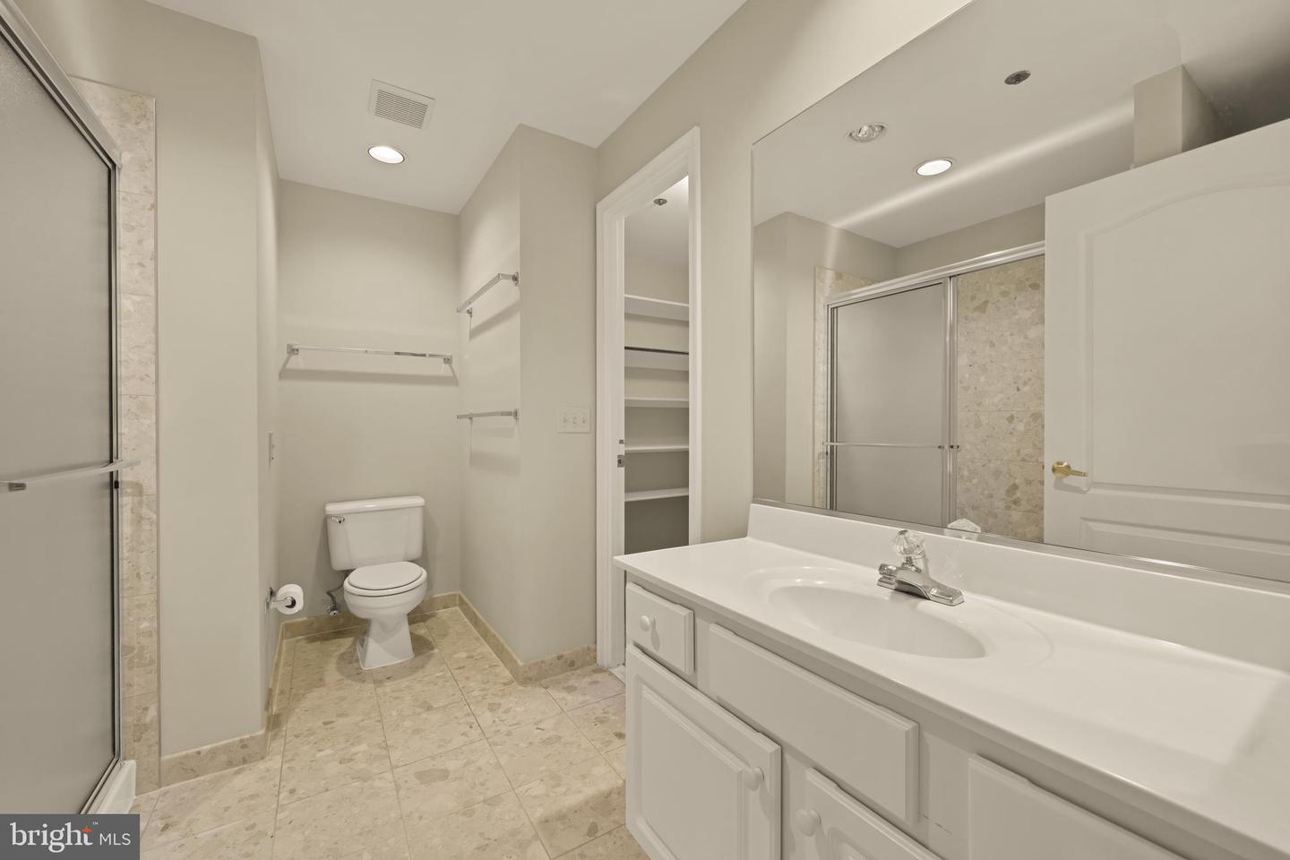 1050 STUART ST N #716, ARLINGTON, Virginia 22201, 2 Bedrooms Bedrooms, ,2 BathroomsBathrooms,Residential,For sale,1050 STUART ST N #716,VAAR2068974 MLS # VAAR2068974