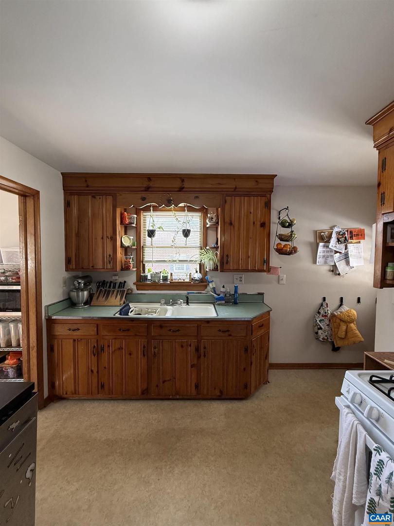 908 BELMORE AVE, STAUNTON, Virginia 24401, 3 Bedrooms Bedrooms, ,1 BathroomBathrooms,Residential,For sale,908 BELMORE AVE,673346 MLS # 673346