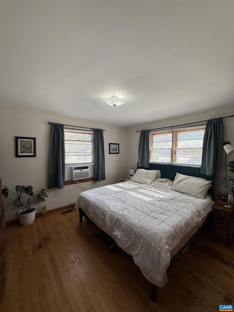 908 BELMORE AVE, STAUNTON, Virginia 24401, 3 Bedrooms Bedrooms, ,1 BathroomBathrooms,Residential,For sale,908 BELMORE AVE,673346 MLS # 673346