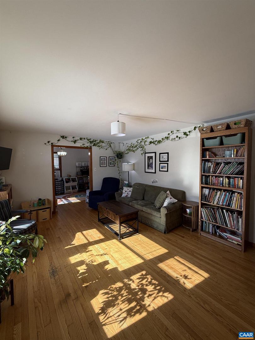 908 BELMORE AVE, STAUNTON, Virginia 24401, 3 Bedrooms Bedrooms, ,1 BathroomBathrooms,Residential,For sale,908 BELMORE AVE,673346 MLS # 673346