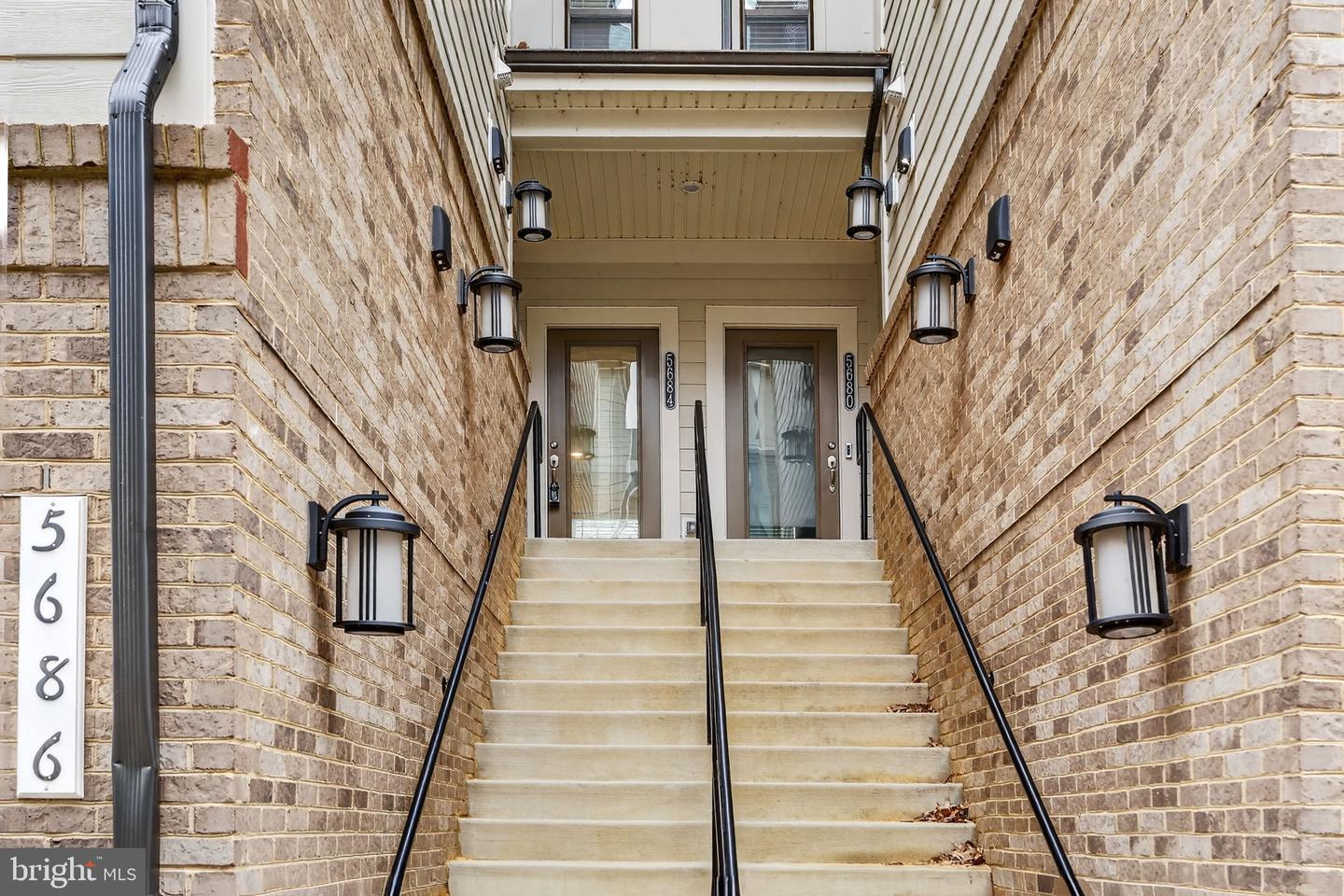 5684 STEPHANIE TESSA WAY #54, ALEXANDRIA, Virginia 22303, 3 Bedrooms Bedrooms, ,2 BathroomsBathrooms,Residential,For sale,5684 STEPHANIE TESSA WAY #54,VAFX2291414 MLS # VAFX2291414