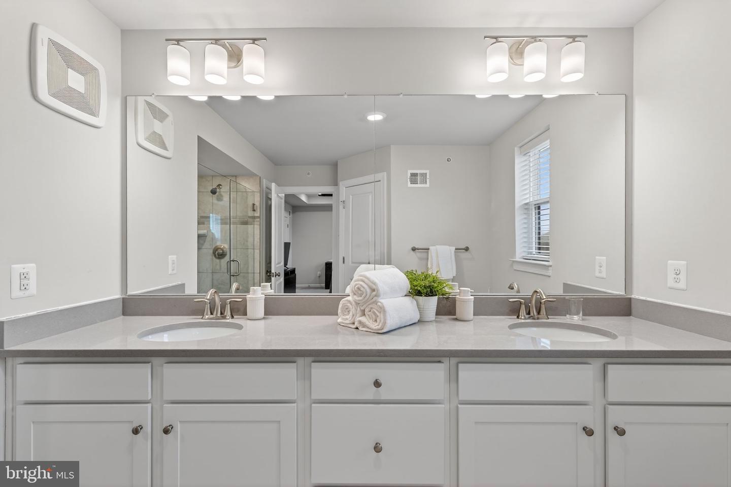 5684 STEPHANIE TESSA WAY #54, ALEXANDRIA, Virginia 22303, 3 Bedrooms Bedrooms, ,2 BathroomsBathrooms,Residential,For sale,5684 STEPHANIE TESSA WAY #54,VAFX2291414 MLS # VAFX2291414