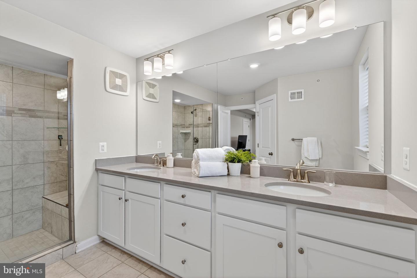 5684 STEPHANIE TESSA WAY #54, ALEXANDRIA, Virginia 22303, 3 Bedrooms Bedrooms, ,2 BathroomsBathrooms,Residential,For sale,5684 STEPHANIE TESSA WAY #54,VAFX2291414 MLS # VAFX2291414