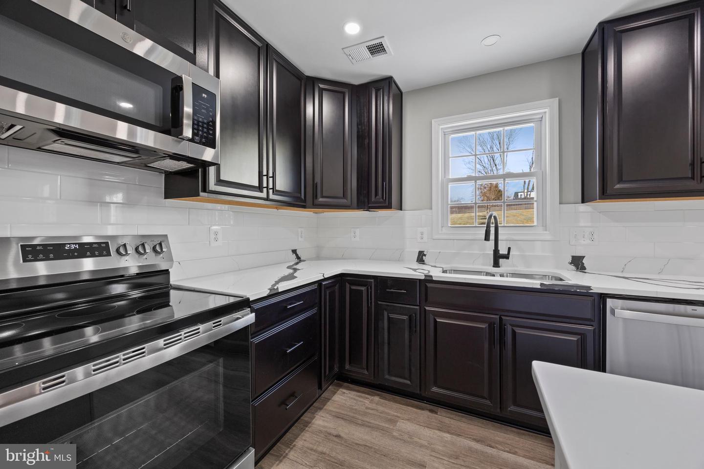 186 LAMBERT DR, MANASSAS PARK, Virginia 20111, 4 Bedrooms Bedrooms, 11 Rooms Rooms,3 BathroomsBathrooms,Residential,For sale,186 LAMBERT DR,VAMP2003710 MLS # VAMP2003710 186 LAMBERT DR, MANASSAS PARK, Virginia 20111, 4 Bedrooms Bedrooms, 11 Rooms Rooms,3 BathroomsBathrooms,Residential,For sale,186 LAMBERT DR,VAMP2003710 MLS # VAMP2003710