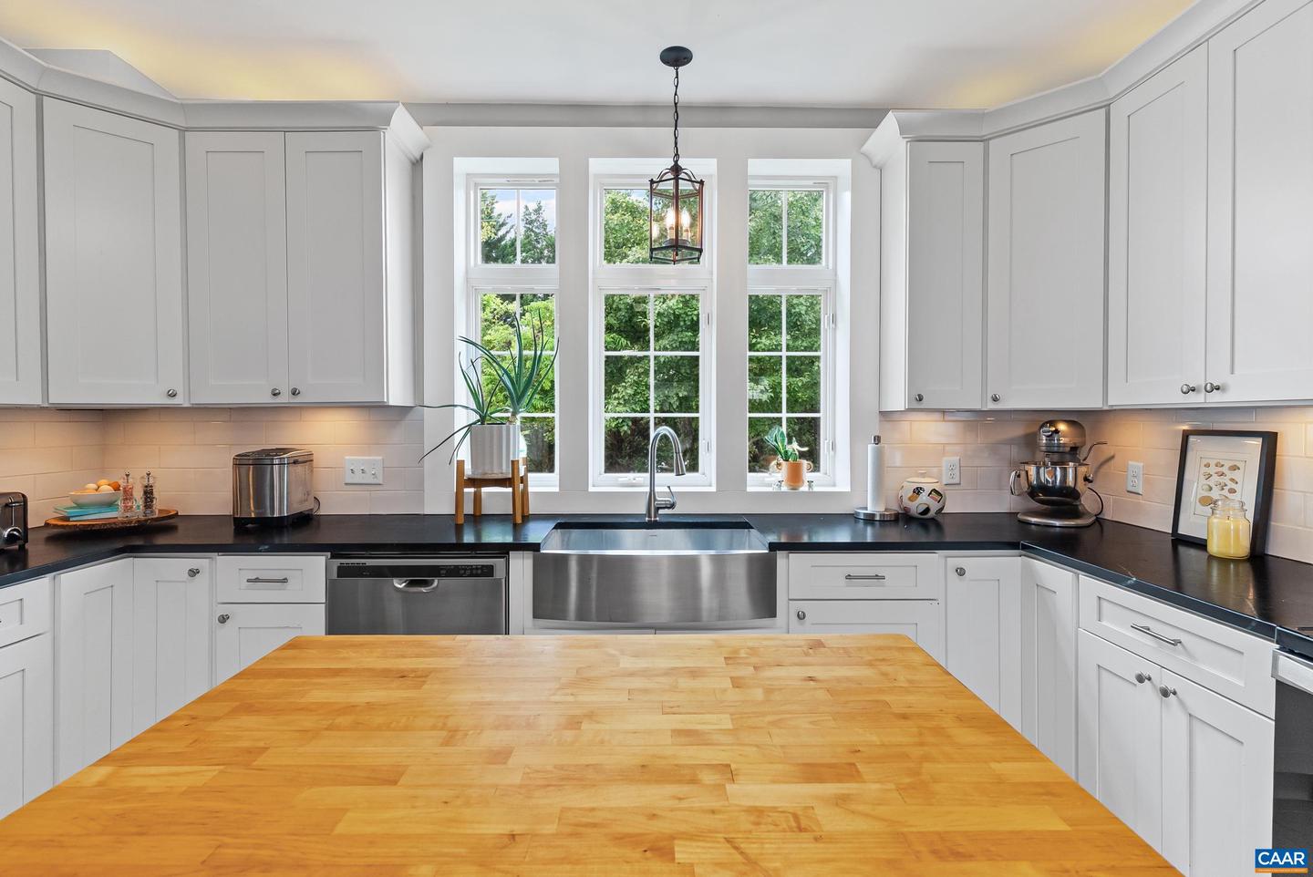 260 N MAIN ST, AMHERST, Virginia 24521, 3 Bedrooms Bedrooms, ,2 BathroomsBathrooms,Residential,For sale,260 N MAIN ST,673353 MLS # 673353