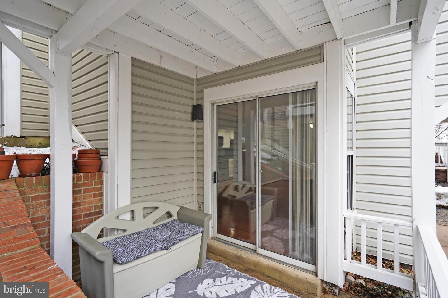 2905 S WOODLEY ST #A, ARLINGTON, Virginia 22206, 2 Bedrooms Bedrooms, 4 Rooms Rooms,1 BathroomBathrooms,Residential,For sale,2905 S WOODLEY ST #A,VAAR2068992 MLS # VAAR2068992