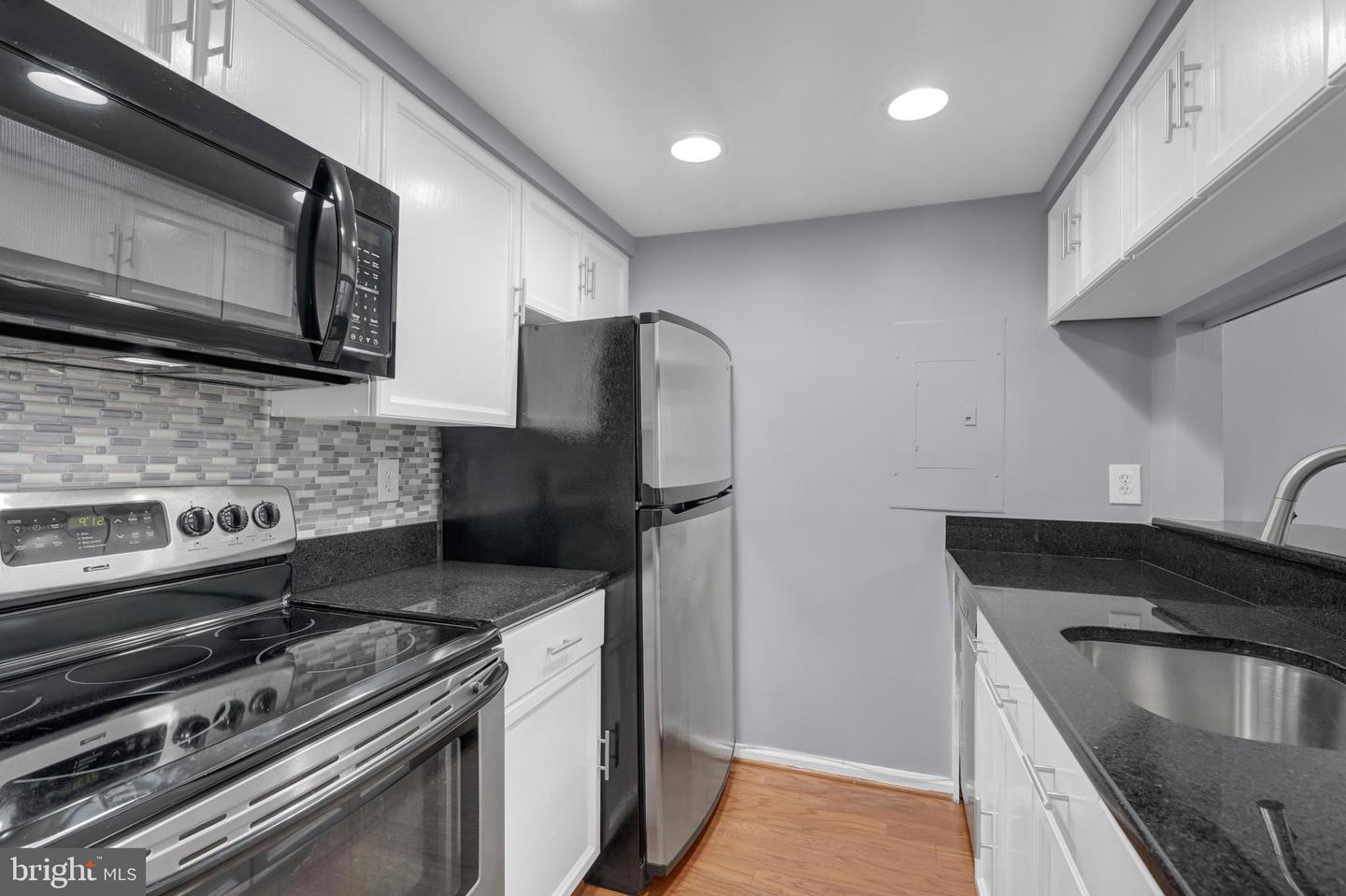 2905 S WOODLEY ST #A, ARLINGTON, Virginia 22206, 2 Bedrooms Bedrooms, 4 Rooms Rooms,1 BathroomBathrooms,Residential,For sale,2905 S WOODLEY ST #A,VAAR2068992 MLS # VAAR2068992