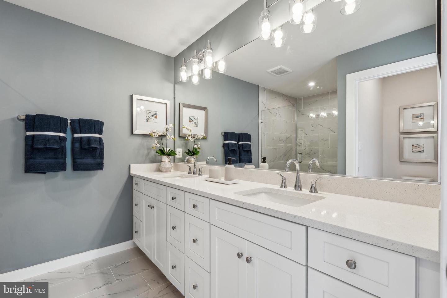 201 CHIANTI TER SE, LEESBURG, Virginia 20175, 3 Bedrooms Bedrooms, ,4 BathroomsBathrooms,Residential,For sale,201 CHIANTI TER SE,VALO2116080 MLS # VALO2116080