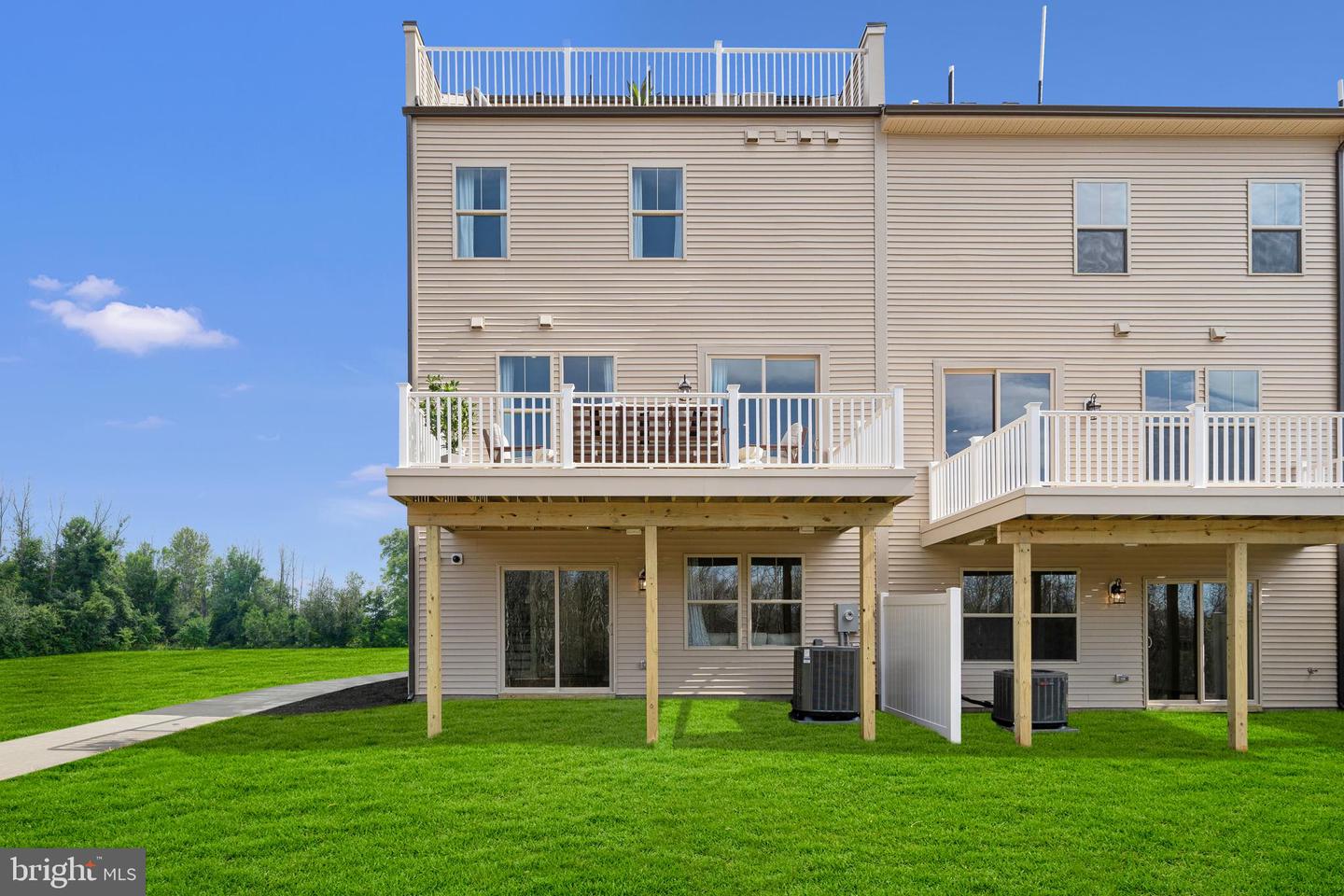 201 CHIANTI TER SE, LEESBURG, Virginia 20175, 3 Bedrooms Bedrooms, ,4 BathroomsBathrooms,Residential,For sale,201 CHIANTI TER SE,VALO2116080 MLS # VALO2116080