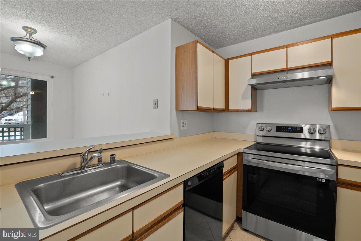 11719-D SUMMERCHASE CIR, RESTON, Virginia 20194, 2 Bedrooms Bedrooms, ,1 BathroomBathrooms,Residential,For sale,11719-D SUMMERCHASE CIR,VAFX2291450 MLS # VAFX2291450 11719-D SUMMERCHASE CIR, RESTON, Virginia 20194, 2 Bedrooms Bedrooms, ,1 BathroomBathrooms,Residential,For sale,11719-D SUMMERCHASE CIR,VAFX2291450 MLS # VAFX2291450