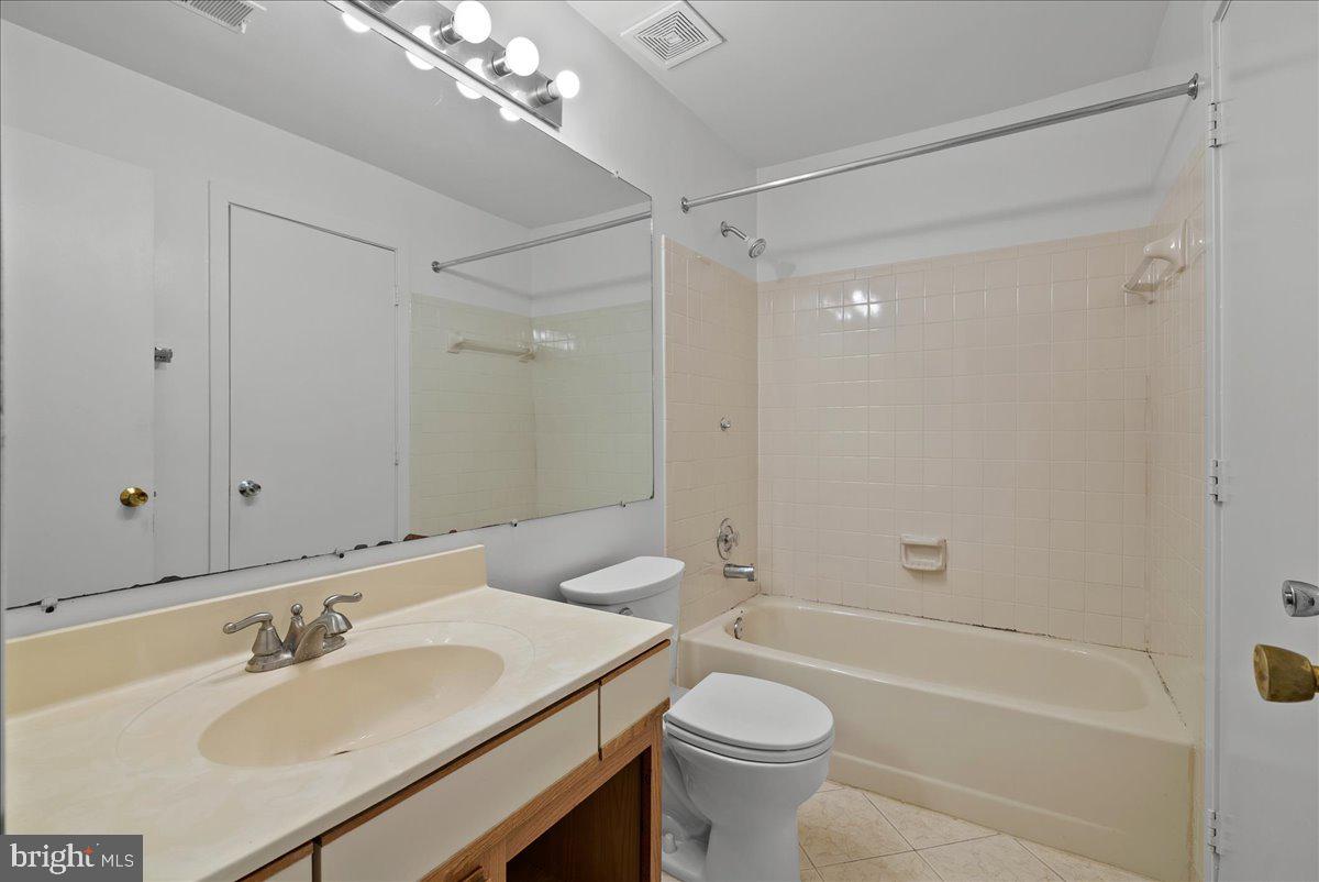 11719-D SUMMERCHASE CIR, RESTON, Virginia 20194, 2 Bedrooms Bedrooms, ,1 BathroomBathrooms,Residential,For sale,11719-D SUMMERCHASE CIR,VAFX2291450 MLS # VAFX2291450 11719-D SUMMERCHASE CIR, RESTON, Virginia 20194, 2 Bedrooms Bedrooms, ,1 BathroomBathrooms,Residential,For sale,11719-D SUMMERCHASE CIR,VAFX2291450 MLS # VAFX2291450