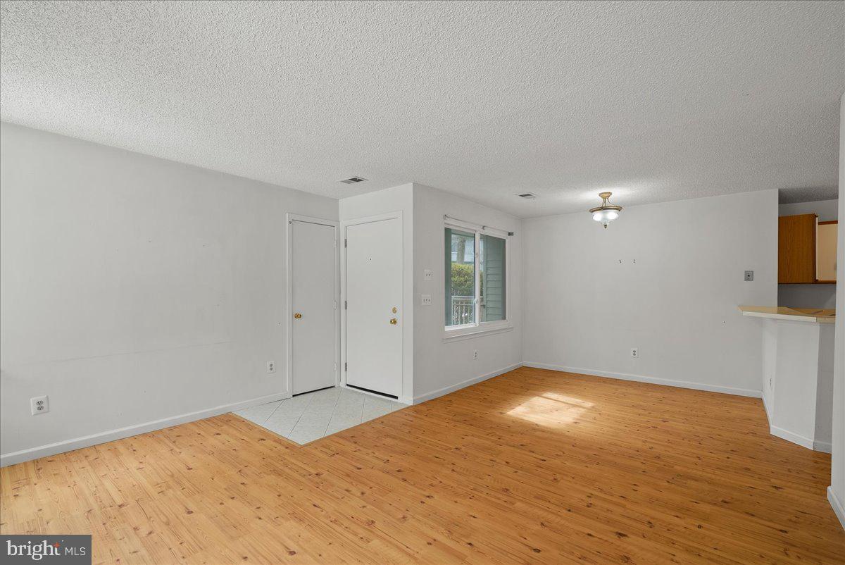 11719-D SUMMERCHASE CIR, RESTON, Virginia 20194, 2 Bedrooms Bedrooms, ,1 BathroomBathrooms,Residential,For sale,11719-D SUMMERCHASE CIR,VAFX2291450 MLS # VAFX2291450 11719-D SUMMERCHASE CIR, RESTON, Virginia 20194, 2 Bedrooms Bedrooms, ,1 BathroomBathrooms,Residential,For sale,11719-D SUMMERCHASE CIR,VAFX2291450 MLS # VAFX2291450