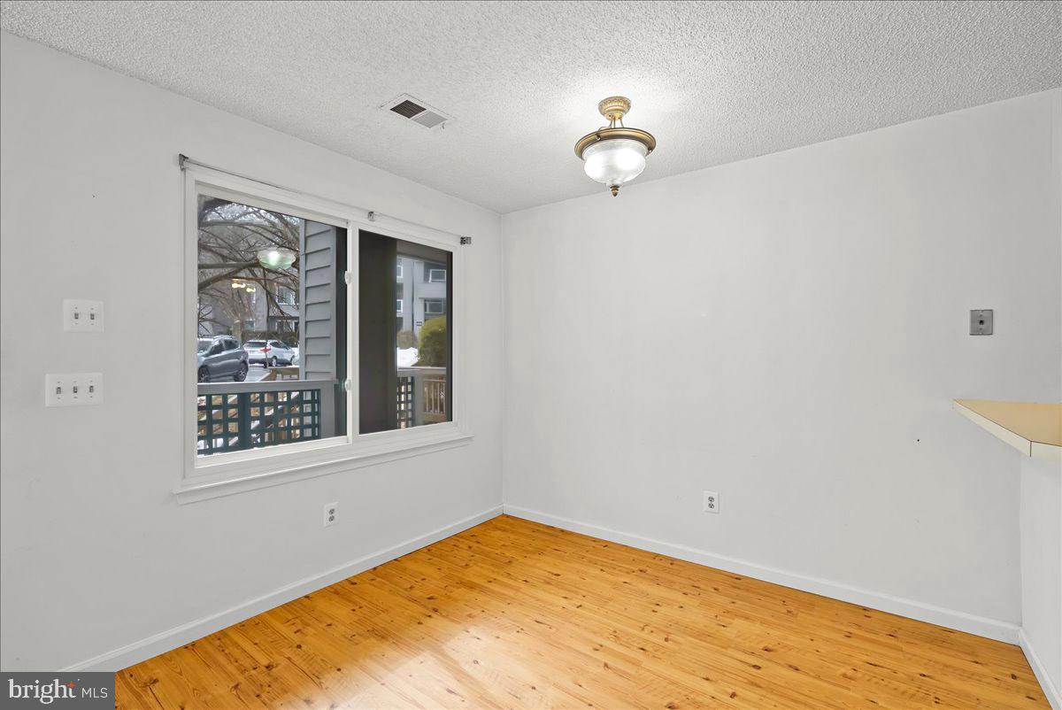 11719-D SUMMERCHASE CIR, RESTON, Virginia 20194, 2 Bedrooms Bedrooms, ,1 BathroomBathrooms,Residential,For sale,11719-D SUMMERCHASE CIR,VAFX2291450 MLS # VAFX2291450 11719-D SUMMERCHASE CIR, RESTON, Virginia 20194, 2 Bedrooms Bedrooms, ,1 BathroomBathrooms,Residential,For sale,11719-D SUMMERCHASE CIR,VAFX2291450 MLS # VAFX2291450