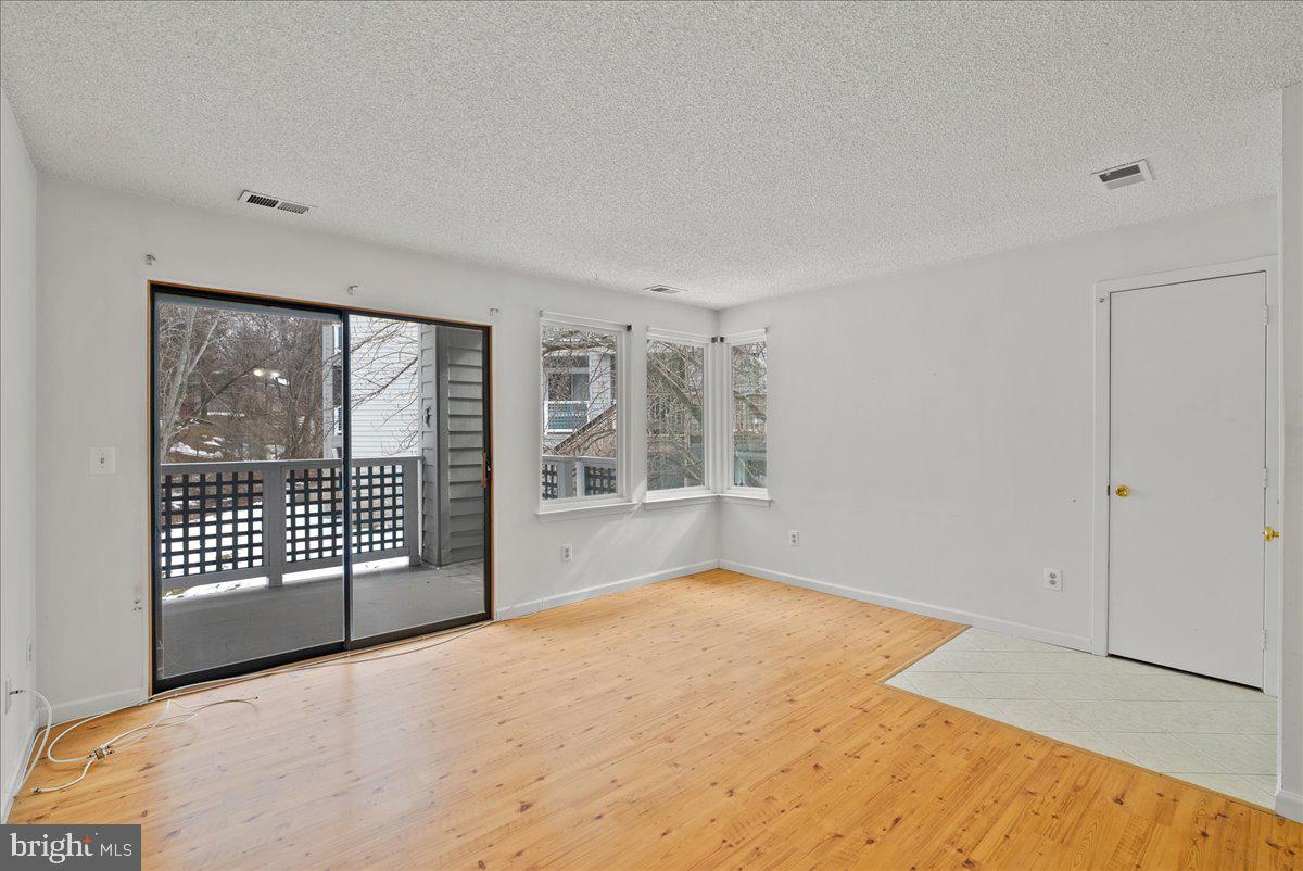 11719-D SUMMERCHASE CIR, RESTON, Virginia 20194, 2 Bedrooms Bedrooms, ,1 BathroomBathrooms,Residential,For sale,11719-D SUMMERCHASE CIR,VAFX2291450 MLS # VAFX2291450 11719-D SUMMERCHASE CIR, RESTON, Virginia 20194, 2 Bedrooms Bedrooms, ,1 BathroomBathrooms,Residential,For sale,11719-D SUMMERCHASE CIR,VAFX2291450 MLS # VAFX2291450