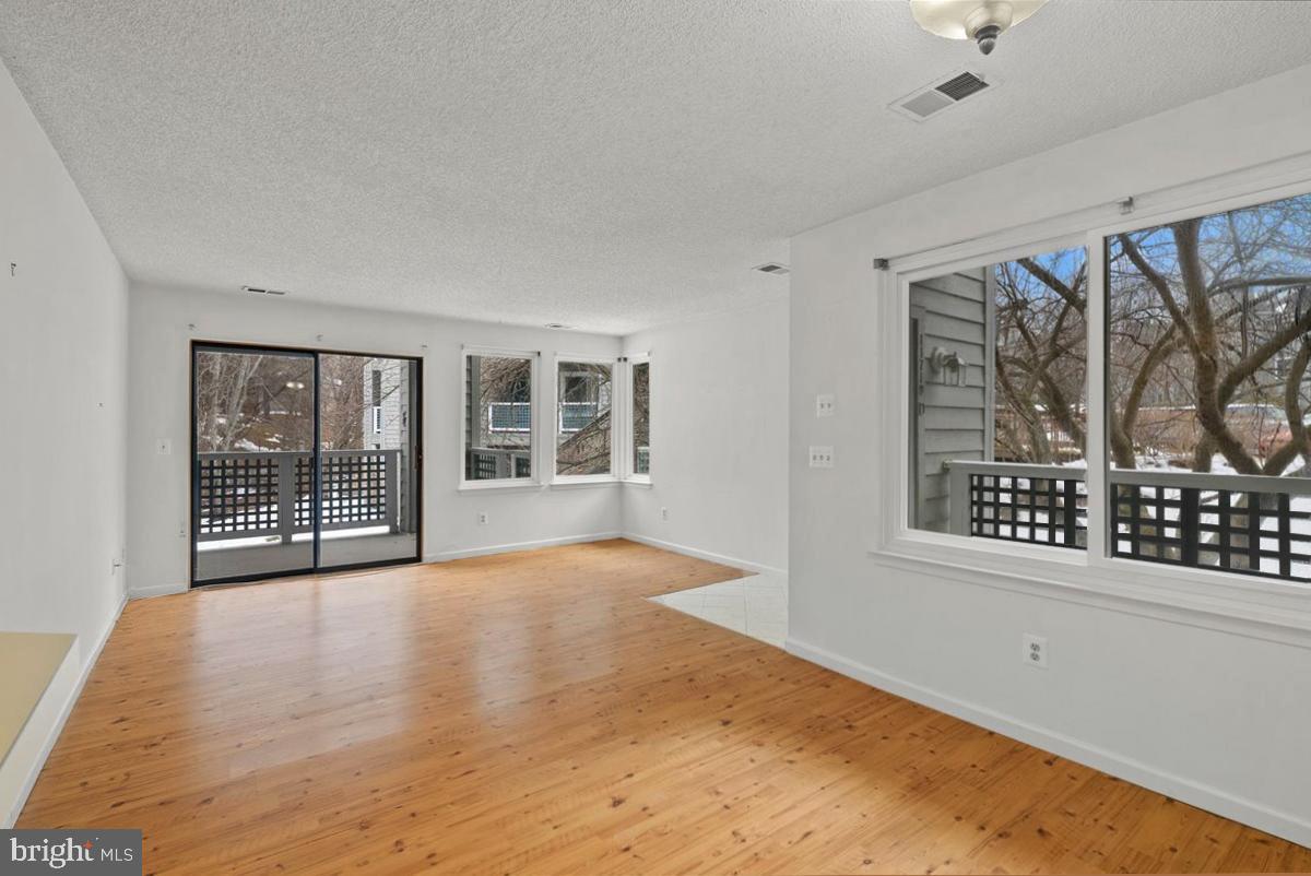 11719-D SUMMERCHASE CIR, RESTON, Virginia 20194, 2 Bedrooms Bedrooms, ,1 BathroomBathrooms,Residential,For sale,11719-D SUMMERCHASE CIR,VAFX2291450 MLS # VAFX2291450 11719-D SUMMERCHASE CIR, RESTON, Virginia 20194, 2 Bedrooms Bedrooms, ,1 BathroomBathrooms,Residential,For sale,11719-D SUMMERCHASE CIR,VAFX2291450 MLS # VAFX2291450