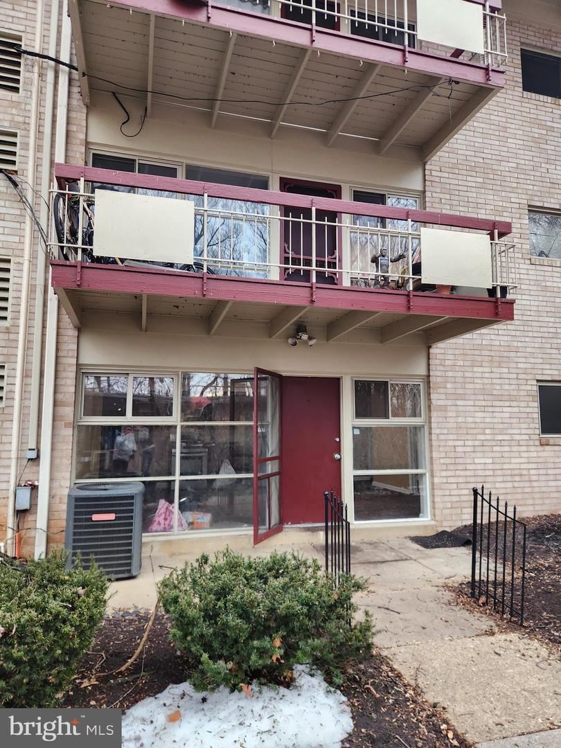 4367 AMERICANA DR #11, ANNANDALE, Virginia 22003, 2 Bedrooms Bedrooms, ,1 BathroomBathrooms,Residential,For sale,4367 AMERICANA DR #11,VAFX2291452 MLS # VAFX2291452 4367 AMERICANA DR #11, ANNANDALE, Virginia 22003, 2 Bedrooms Bedrooms, ,1 BathroomBathrooms,Residential,For sale,4367 AMERICANA DR #11,VAFX2291452 MLS # VAFX2291452