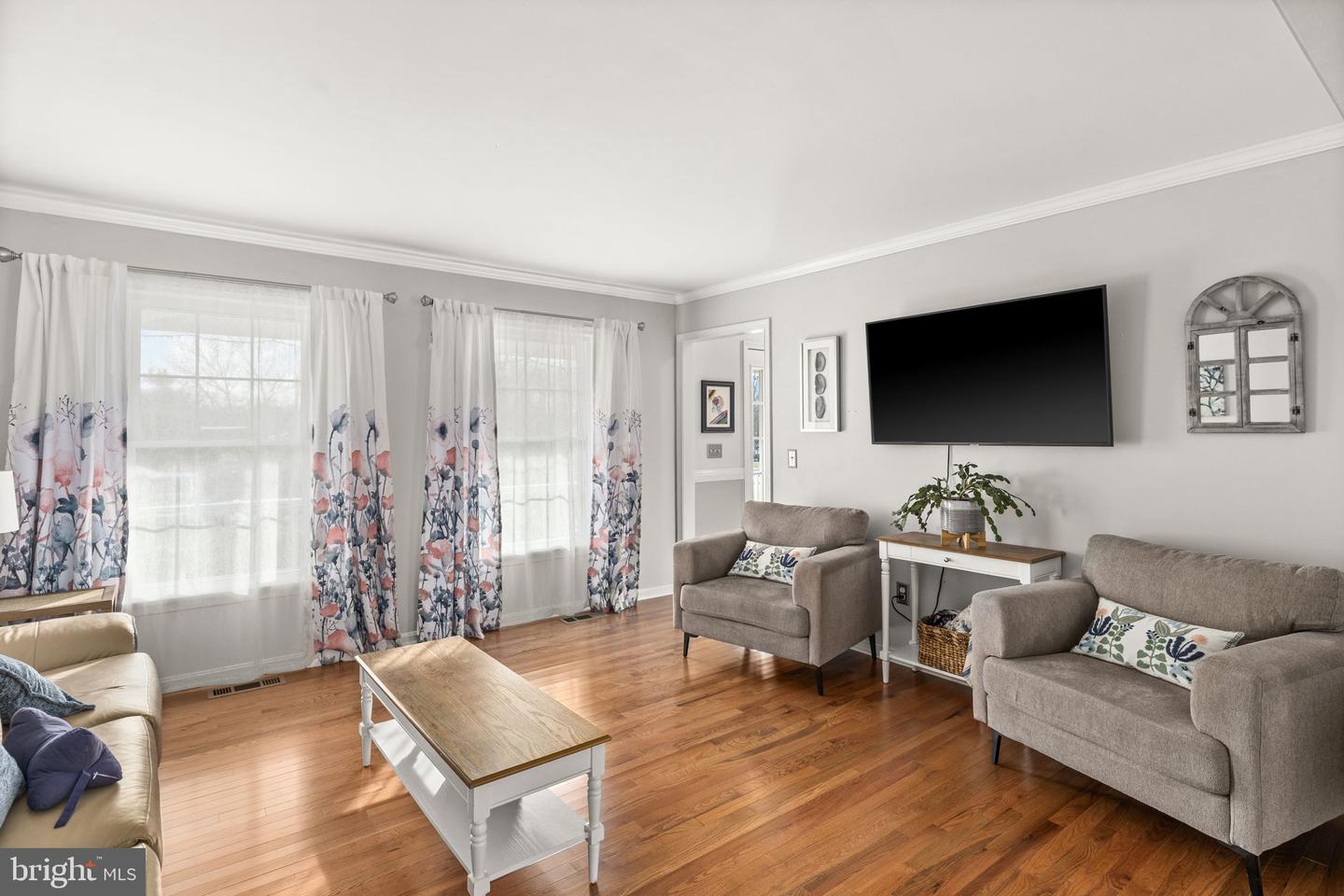 706 STONEWALL LN, FREDERICKSBURG, Virginia 22407, 6 Bedrooms Bedrooms, ,4 BathroomsBathrooms,Residential,For sale,706 STONEWALL LN,VASP2039340 MLS # VASP2039340