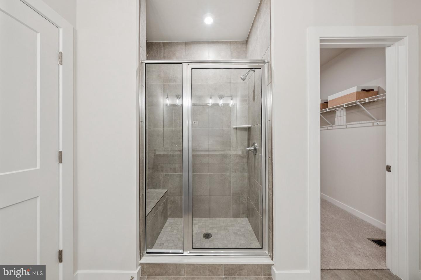 13828 QUARTZ AVE, WOODBRIDGE, Virginia 22193, 2 Bedrooms Bedrooms, ,2 BathroomsBathrooms,Residential,For sale,13828 QUARTZ AVE,VAPW2112650 MLS # VAPW2112650