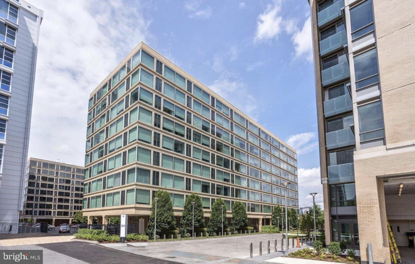 1101 3RD ST SW #111, WASHINGTON, District Of Columbia 20024, 1 Bedroom Bedrooms, ,1 BathroomBathrooms,Residential,For sale,1101 3RD ST SW #111,DCDC2246520 MLS # DCDC2246520