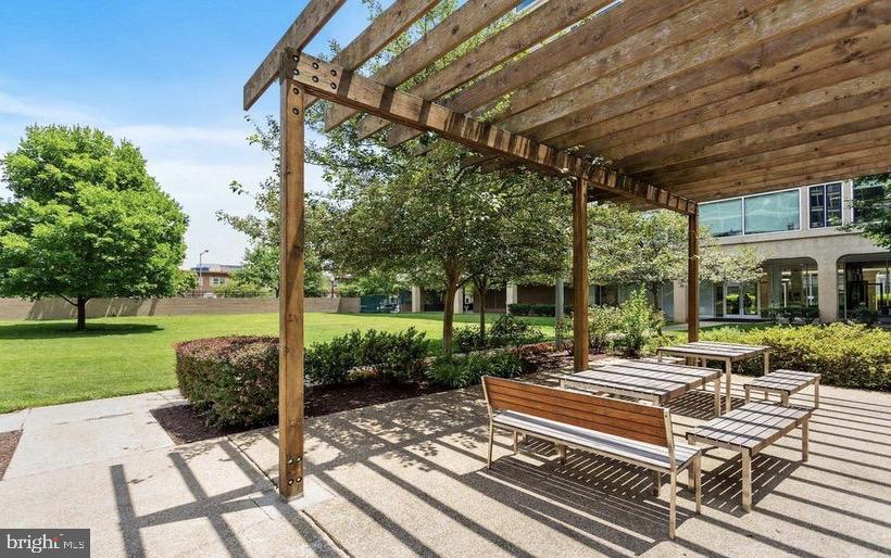 1101 3RD ST SW #111, WASHINGTON, District Of Columbia 20024, 1 Bedroom Bedrooms, ,1 BathroomBathrooms,Residential,For sale,1101 3RD ST SW #111,DCDC2246520 MLS # DCDC2246520