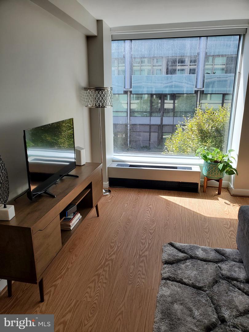 1101 3RD ST SW #111, WASHINGTON, District Of Columbia 20024, 1 Bedroom Bedrooms, ,1 BathroomBathrooms,Residential,For sale,1101 3RD ST SW #111,DCDC2246520 MLS # DCDC2246520