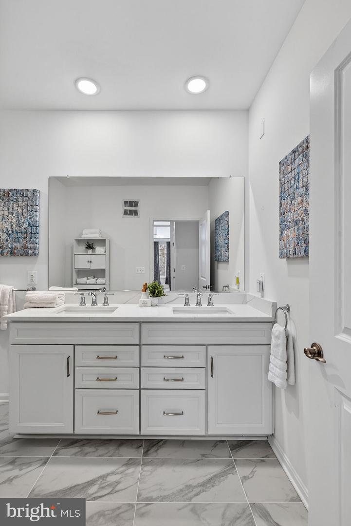 13970 ENGLEFIELD DR, WOODBRIDGE, Virginia 22193, 2 Bedrooms Bedrooms, ,2 BathroomsBathrooms,Residential,For sale,13970 ENGLEFIELD DR,VAPW2112666 MLS # VAPW2112666