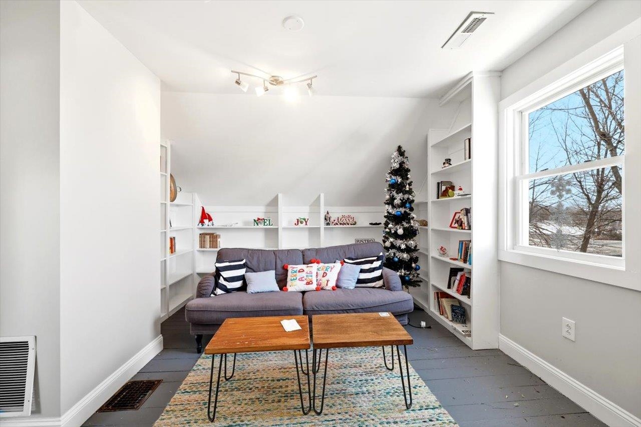 908 W MAIN ST, WAYNESBORO, Virginia 22980, ,Commercial,908 W MAIN ST,673365 MLS # 673365 908 W MAIN ST, WAYNESBORO, Virginia 22980, ,Commercial,908 W MAIN ST,673365 MLS # 673365