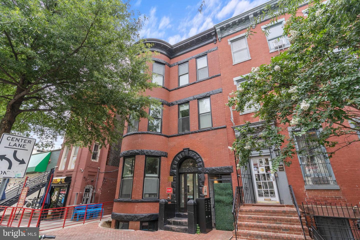 1225 11TH ST NW #9, WASHINGTON, District Of Columbia 20001, 2 Bedrooms Bedrooms, 4 Rooms Rooms,2 BathroomsBathrooms,Residential,For sale,1225 11TH ST NW #9,DCDC2220330 MLS # DCDC2220330