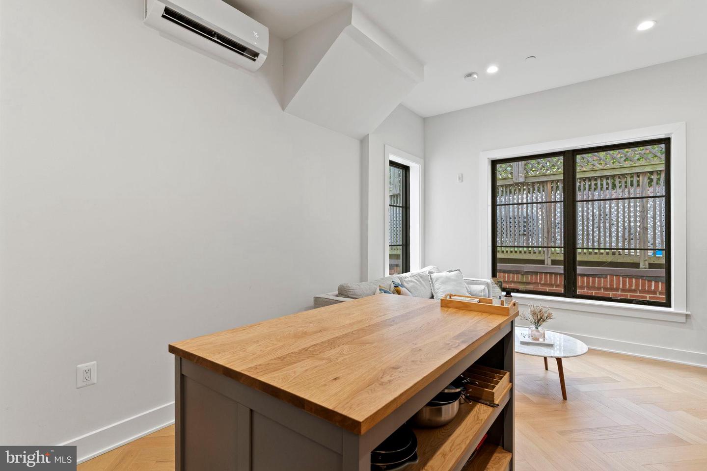 1225 11TH ST NW #9, WASHINGTON, District Of Columbia 20001, 2 Bedrooms Bedrooms, 4 Rooms Rooms,2 BathroomsBathrooms,Residential,For sale,1225 11TH ST NW #9,DCDC2220330 MLS # DCDC2220330