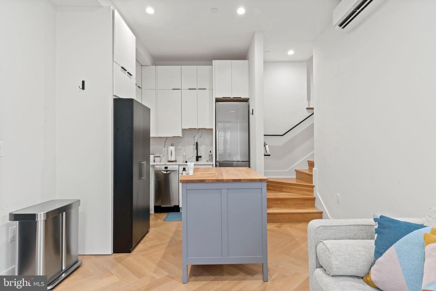 1225 11TH ST NW #9, WASHINGTON, District Of Columbia 20001, 2 Bedrooms Bedrooms, 4 Rooms Rooms,2 BathroomsBathrooms,Residential,For sale,1225 11TH ST NW #9,DCDC2220330 MLS # DCDC2220330