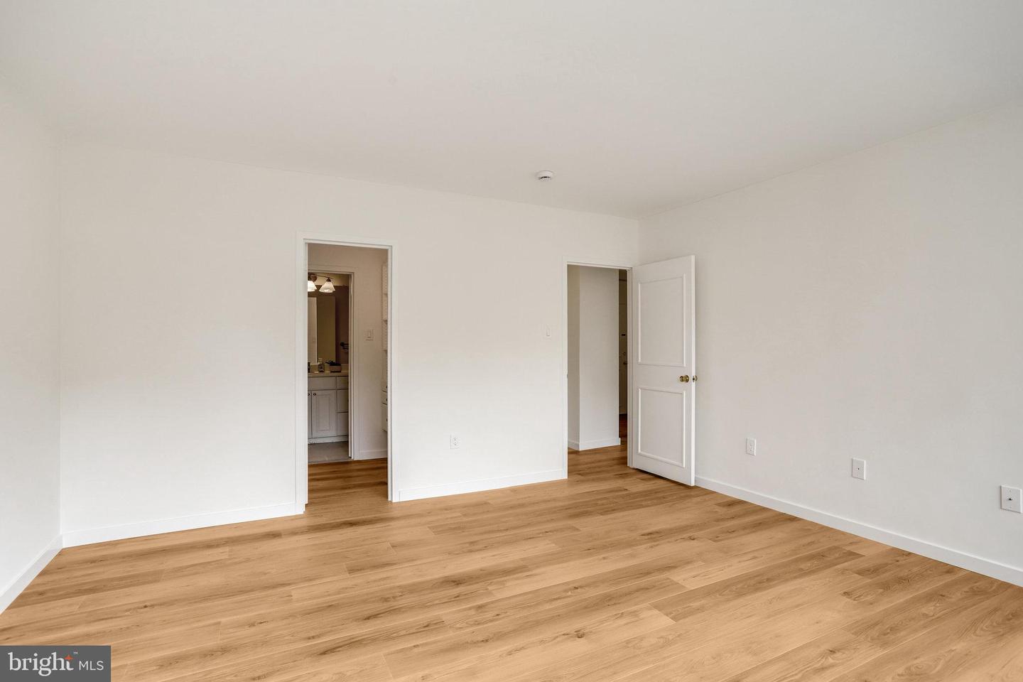 4101 CATHEDRAL AVE NW #711, WASHINGTON, District Of Columbia 20016, 2 Bedrooms Bedrooms, ,2 BathroomsBathrooms,Residential,For sale,4101 CATHEDRAL AVE NW #711,DCDC2225992 MLS # DCDC2225992